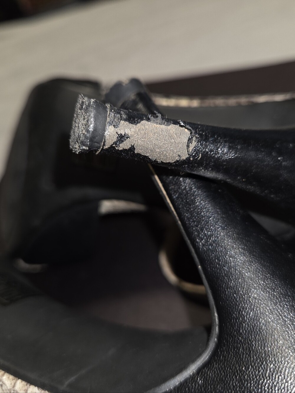 Moda Black Pointed-Toe Heels with Snake-Print Straps - Picture 6 of 7